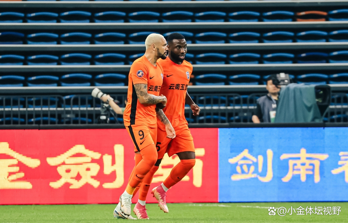 赛前中超焦点战,罗马防线松动,媒体盛赞,赛程密集仍需轮换 赛前中超焦点战,罗马防线松动,媒体盛赞,赛程密集仍需轮换