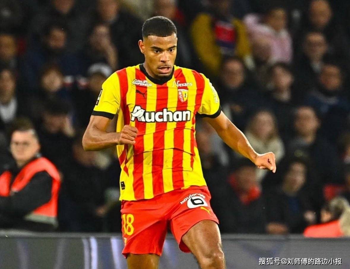 关于赛前英超传出新动向；那不勒斯豪取连胜；管理层表态——媒体盛赞；控场能力受关注的信息